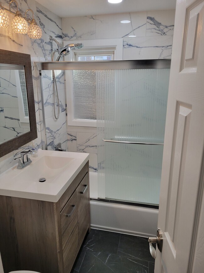 Foto del edificio - 54 Stonehurst Blvd