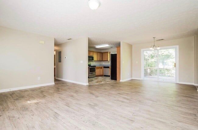 Building Photo - 65 Kenzi Way SW