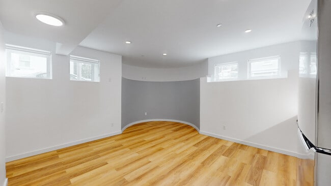 Building Photo - 3097 Washington St