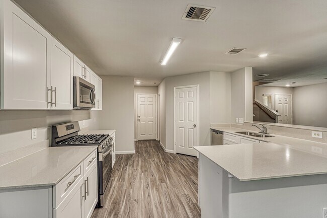 Building Photo - 5738 S Brenwood Dr