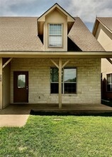 Building Photo - 220 Sandstone Dr
