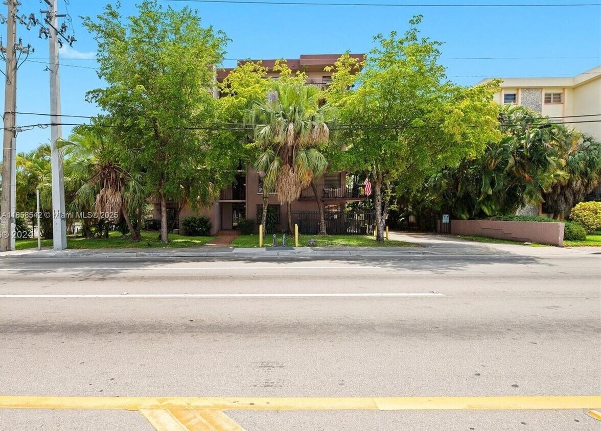 Primary Photo - 605 NW 72nd Ave