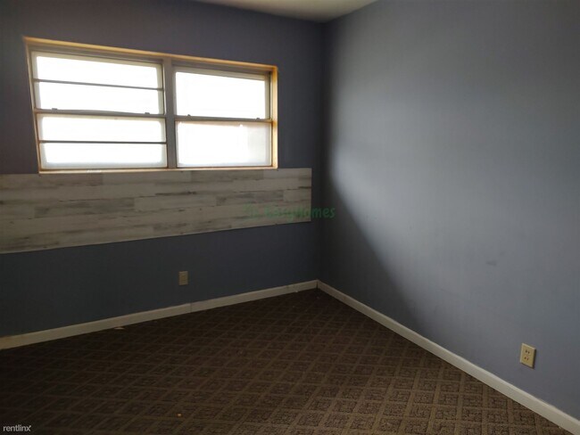 Building Photo - 4 br, 2 bath House - 407 Iroquois Trail B