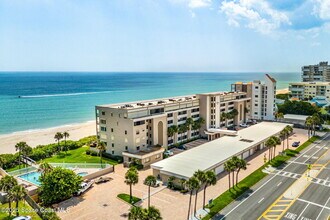 Building Photo - 995 N Hwy A1A