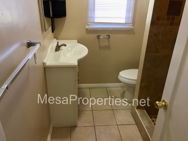 Building Photo - Very Nice 2 Bedroom/1 Bath Home in Pomona!