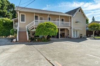 Building Photo - 2811 Encinal Ave