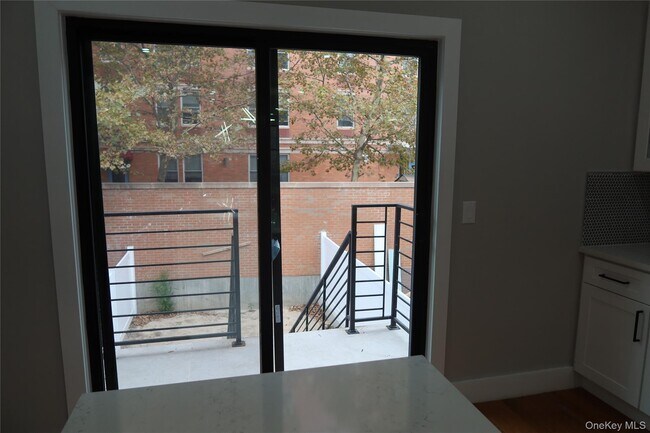 Building Photo - 465 E 143rd St