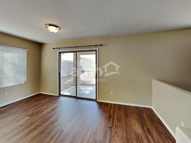 Foto del edificio - 25788 W Nancy Ln