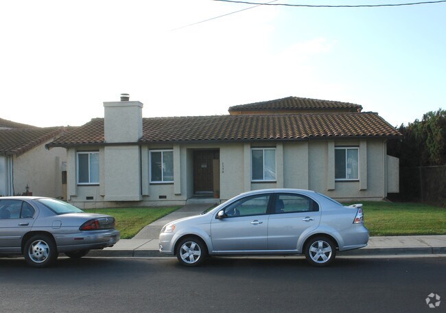 Building Photo - 1390 Jonathan St