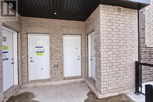 Building Photo - 3550-3550 Colonial Dr