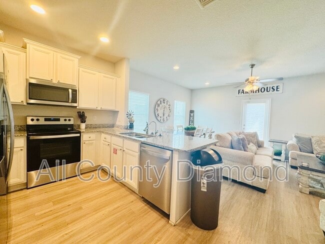 Foto del edificio - 7478 Shadow Lake Dr