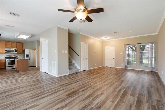 Foto del edificio - 15422 Elm Leaf Pl