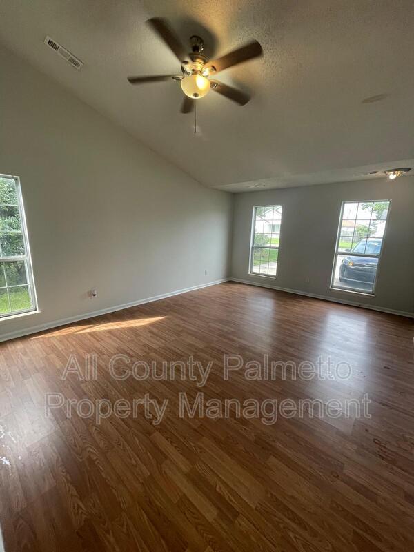 Building Photo - 5143 Eastway St