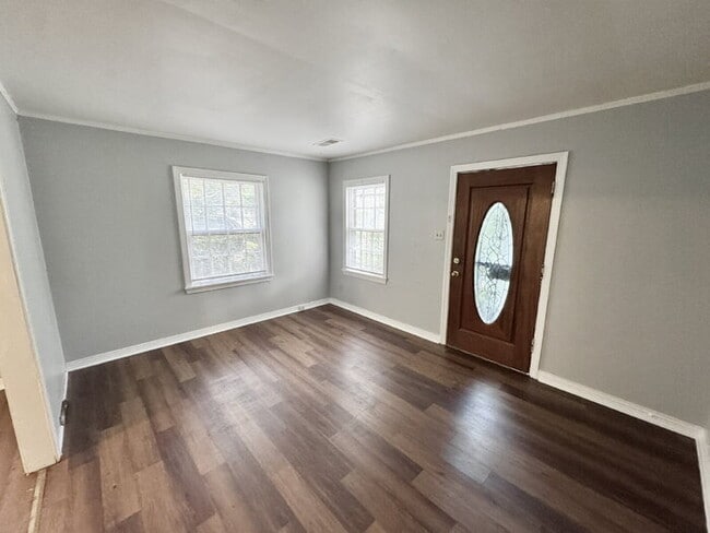 Foto del edificio - 3350 Hardin Ave