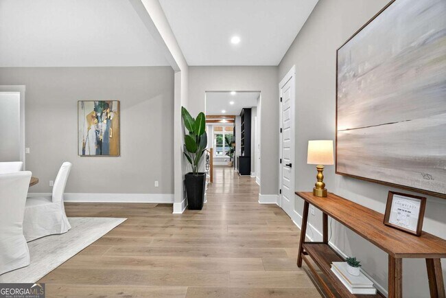 Building Photo - 6651 Malvin Dr