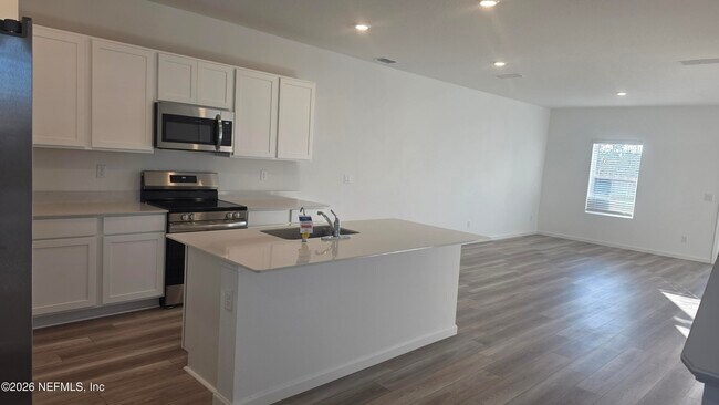 Foto del edificio - 3956 Mid Century St