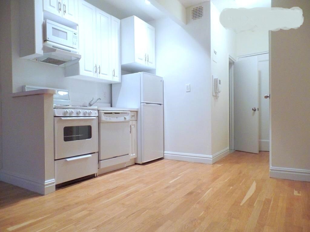Foto principal - 226 E 74th St