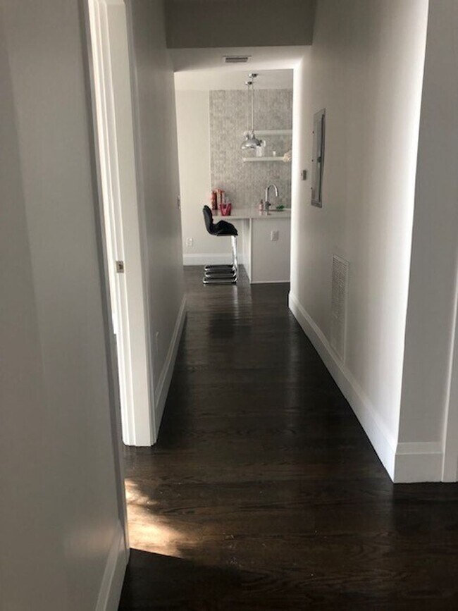 Foto del edificio - Beautiful 4 Bed 2 Bath in Brookline available 9/1