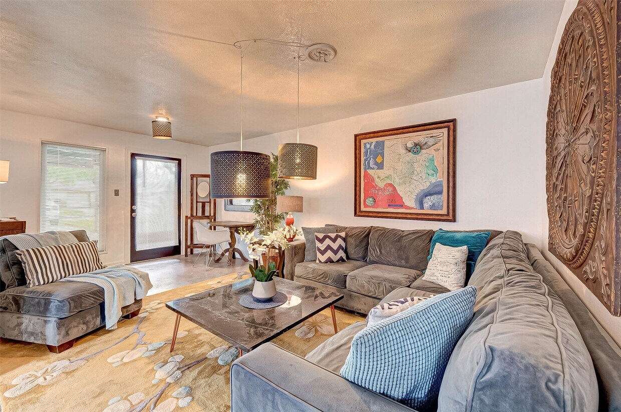 Foto principal - 6018 Berendo St