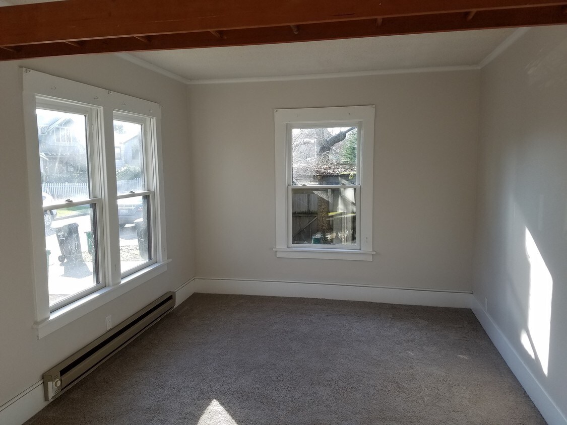 Foto principal - 4801 Fremont Ave N