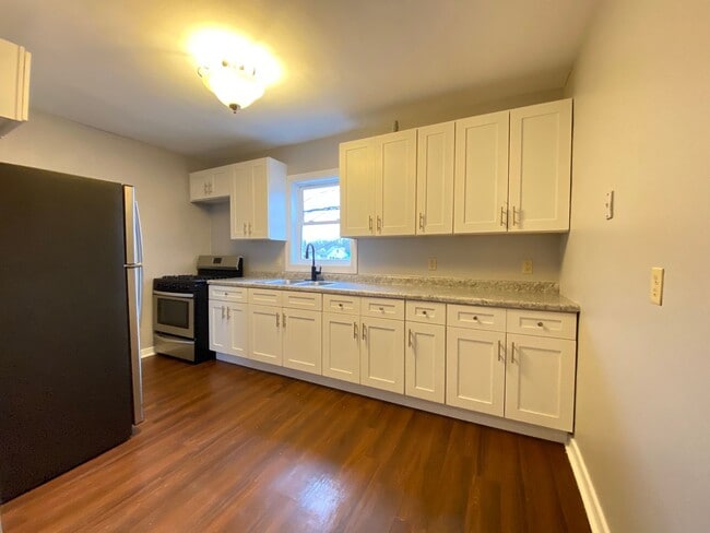 Foto del edificio - 2240 White Oak Ave