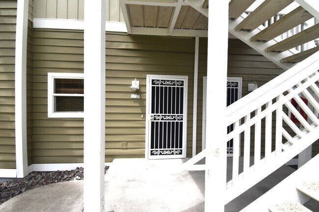 Foto del edificio - 2 Bedroom 2 Bath Partially Furnished Condo