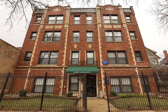 Building Photo - 4551 N Damen Ave