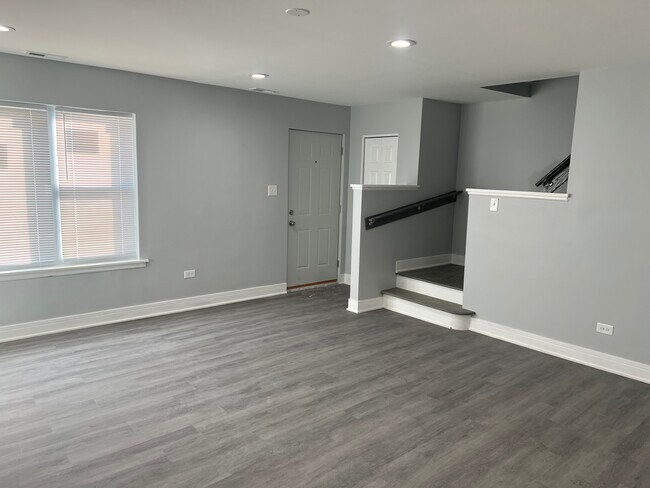 Building Photo - 120 Sibley Blvd