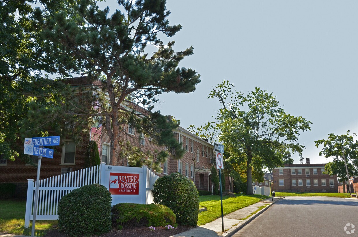 Revere Crossing Apartments Apartments in Yeadon, PA