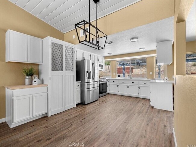 Foto del edificio - 13901 Hidden Valley Rd