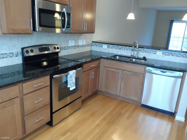Building Photo - 2 br, 2.5 bath Condo - 5308 Reserve Circle