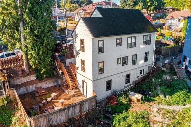Building Photo - 5060 Renton Ave S