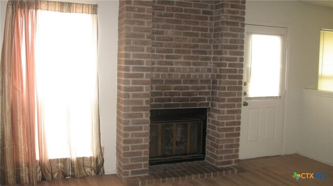 Foto del edificio - 2111 Cimmaron Dr