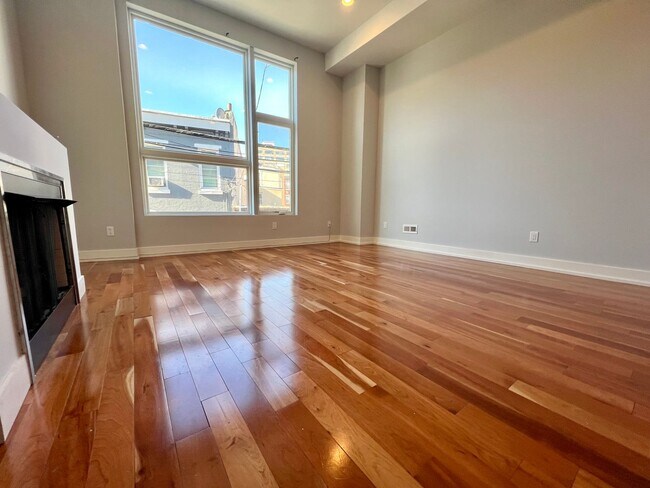 Foto del edificio - Stunning 3-Bedroom Townhouse with One Car ...