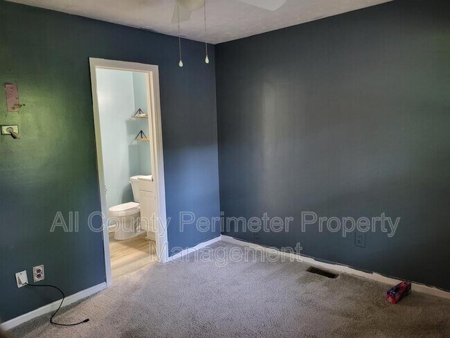 Foto del edificio - 6685 Hearth Ct