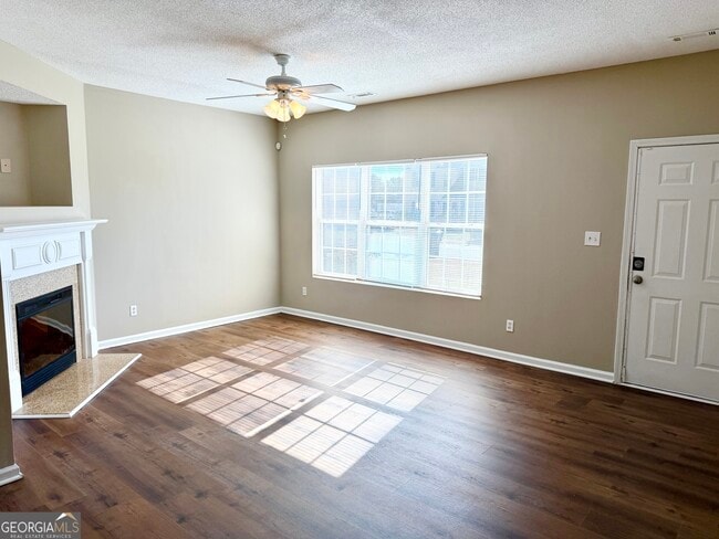 Foto del edificio - 8330 Oakley Cir