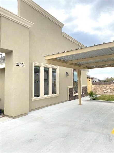 Building Photo - 2106 Taxco Ct