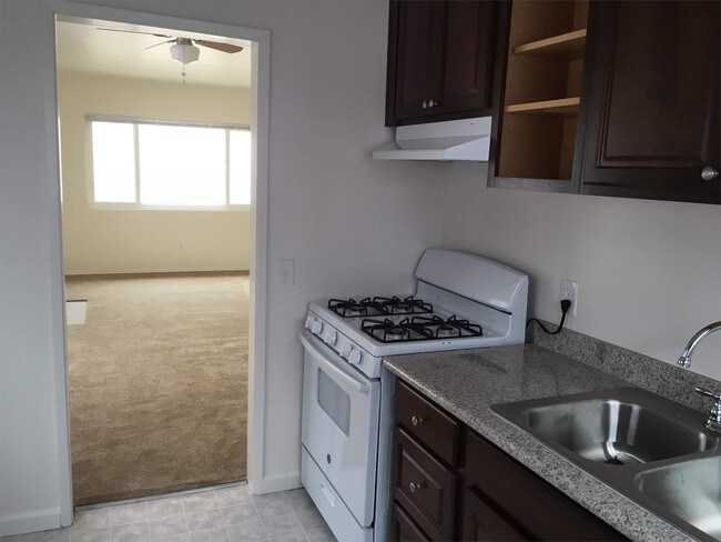 Foto del edificio - 4275 Kendall St