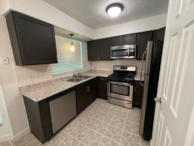 Foto del edificio - 5100 Galen Ct