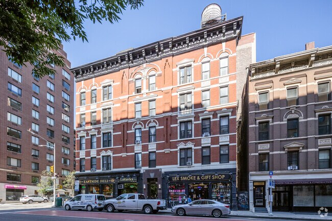 Building Photo - Landmark