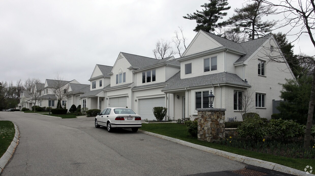 Foto del edificio - 900 - 916 W Roxbury Parkway