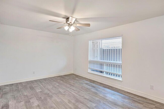 Foto del edificio - 1529 Wirt Rd