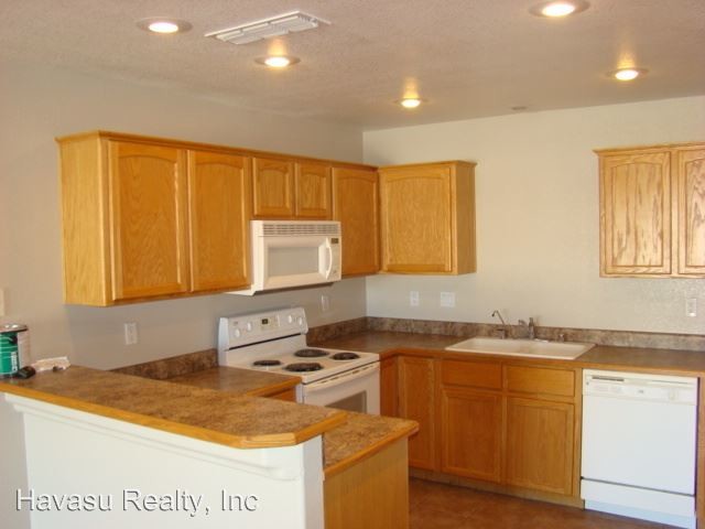 Building Photo - 3049 Shoshone Dr