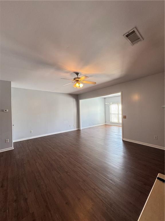 Foto del edificio - 3628 McClaren Way