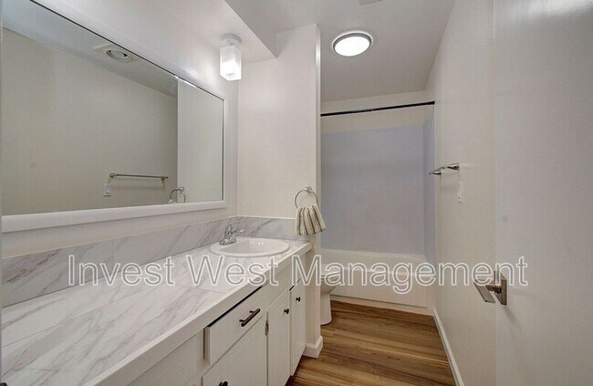 Building Photo - 2920 Harney St