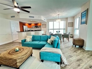 Building Photo - 231 Riverside Dr