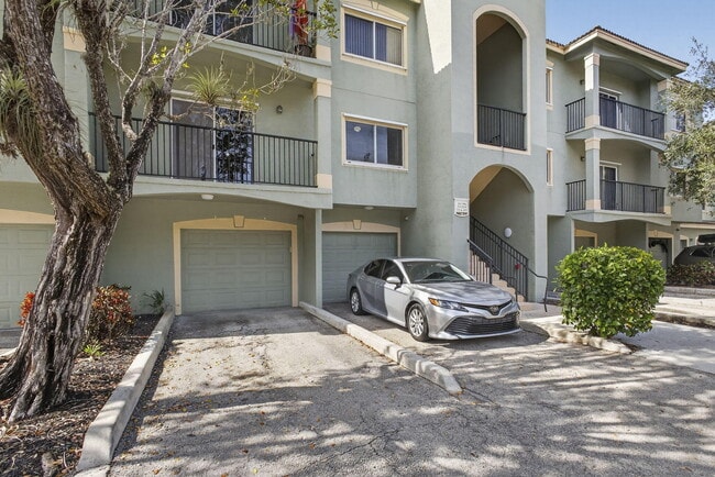 Building Photo - 340 Crestwood Cir