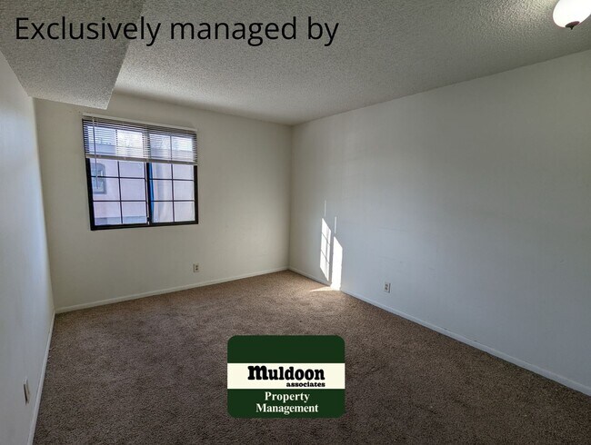 Foto del edificio - Cute Low Maintenance Living Pet Friendly Condo!