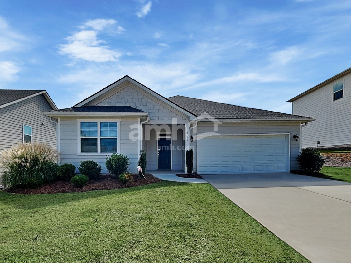 Foto principal - 7077 Creeksong Dr