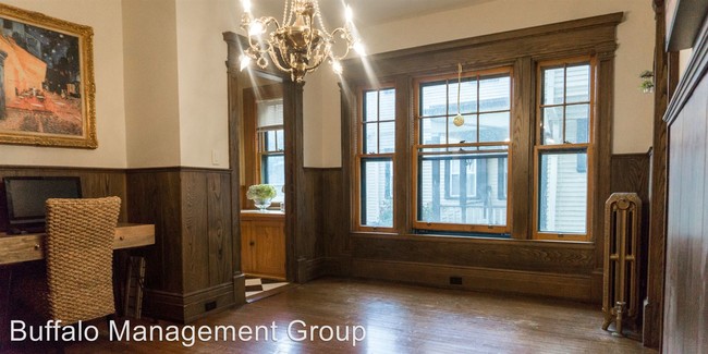 Building Photo - 733 W Delavan Ave